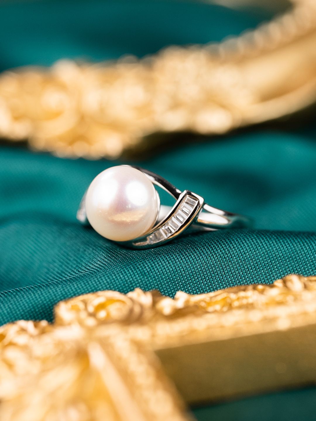 

MISS JO Rhodium-Plated CZ-studded & Pearl-Beaded Finger Ring, Silver