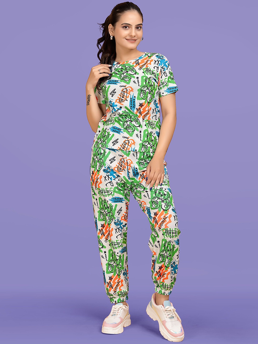 

SAKARMAA Women Printed T-Shirt & Joggers Co-Ords, White