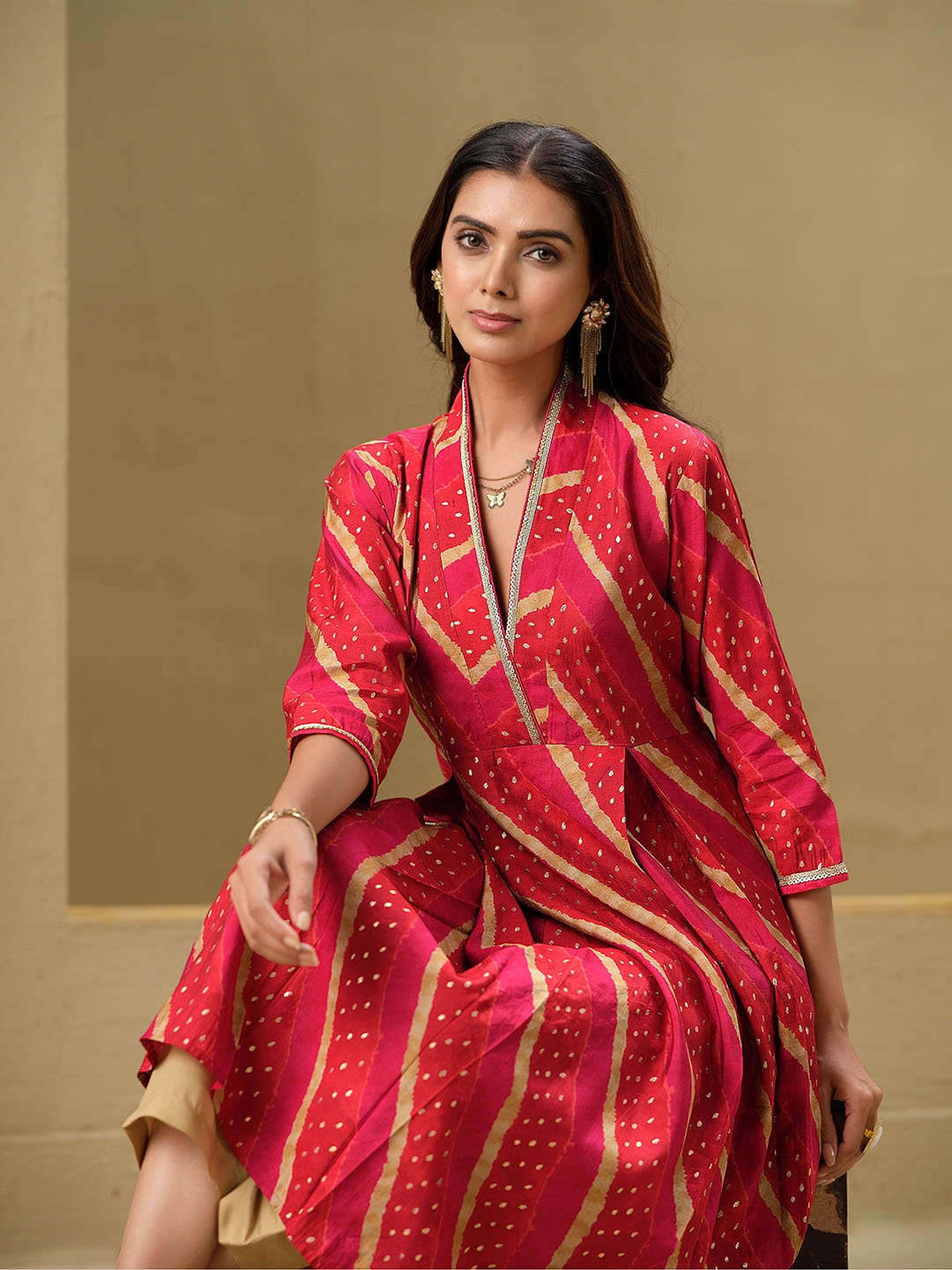 

Sangria Leheriya Printed A-Line Kurta & Trousers Set, Red