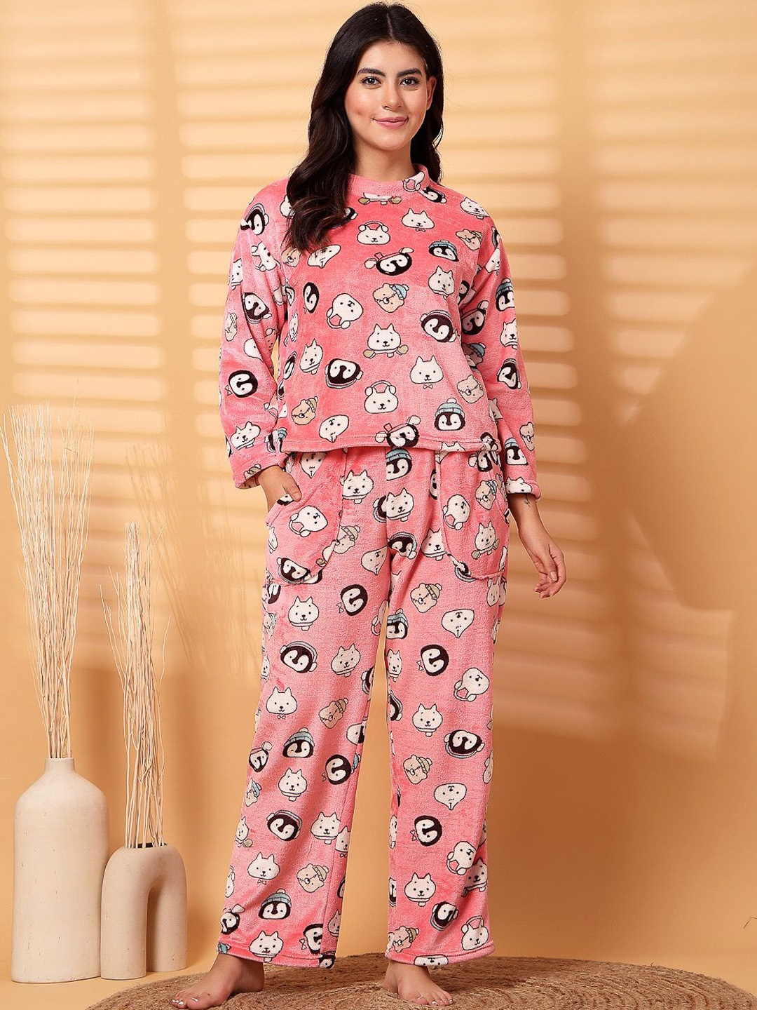 

Secret Wish Women Woolen Printed Night suit, Pink