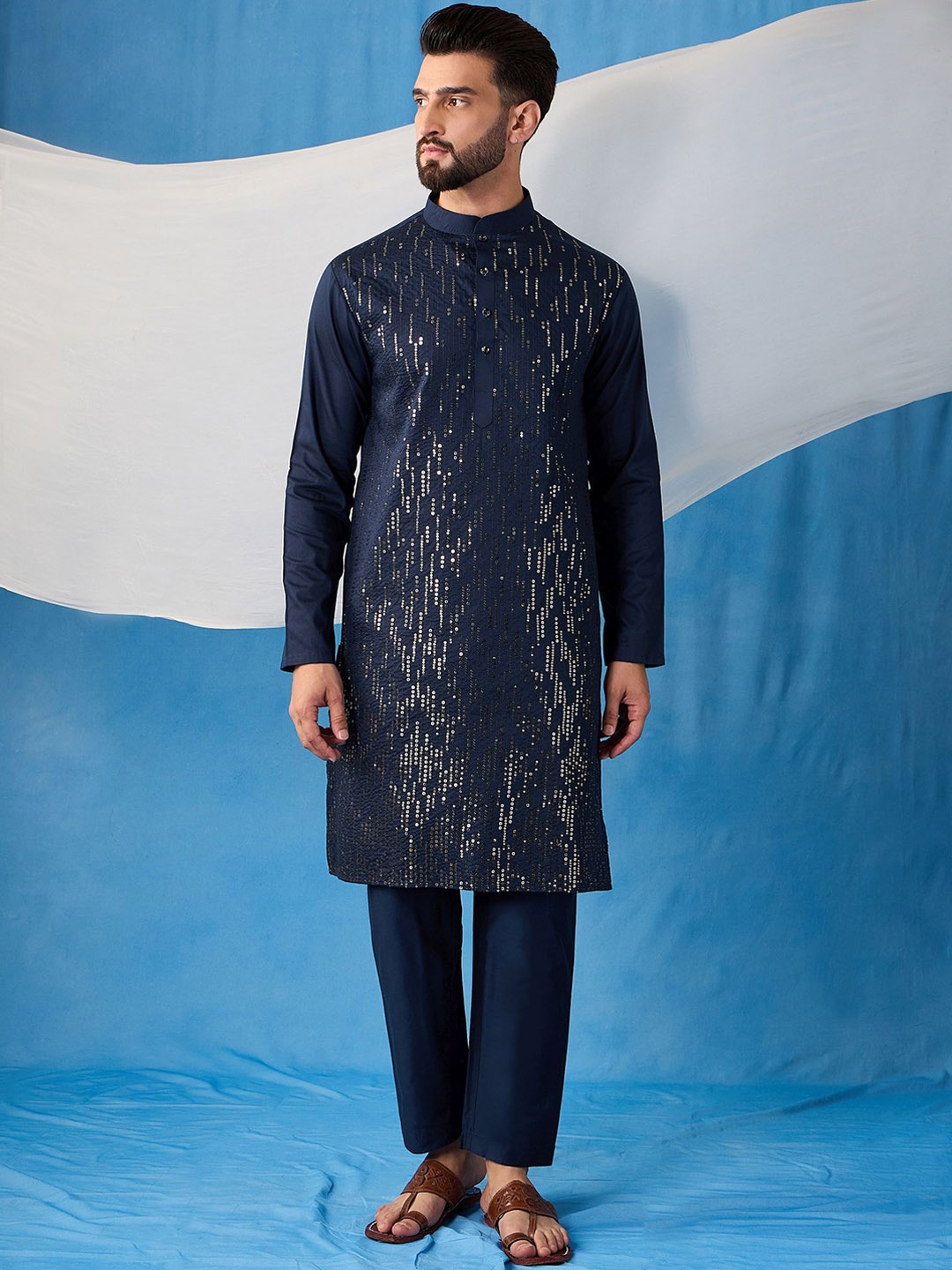 

Inddus Geometric Embroidered Sequinned Mandarin Collar Stright Kurta With Trousers, Navy blue