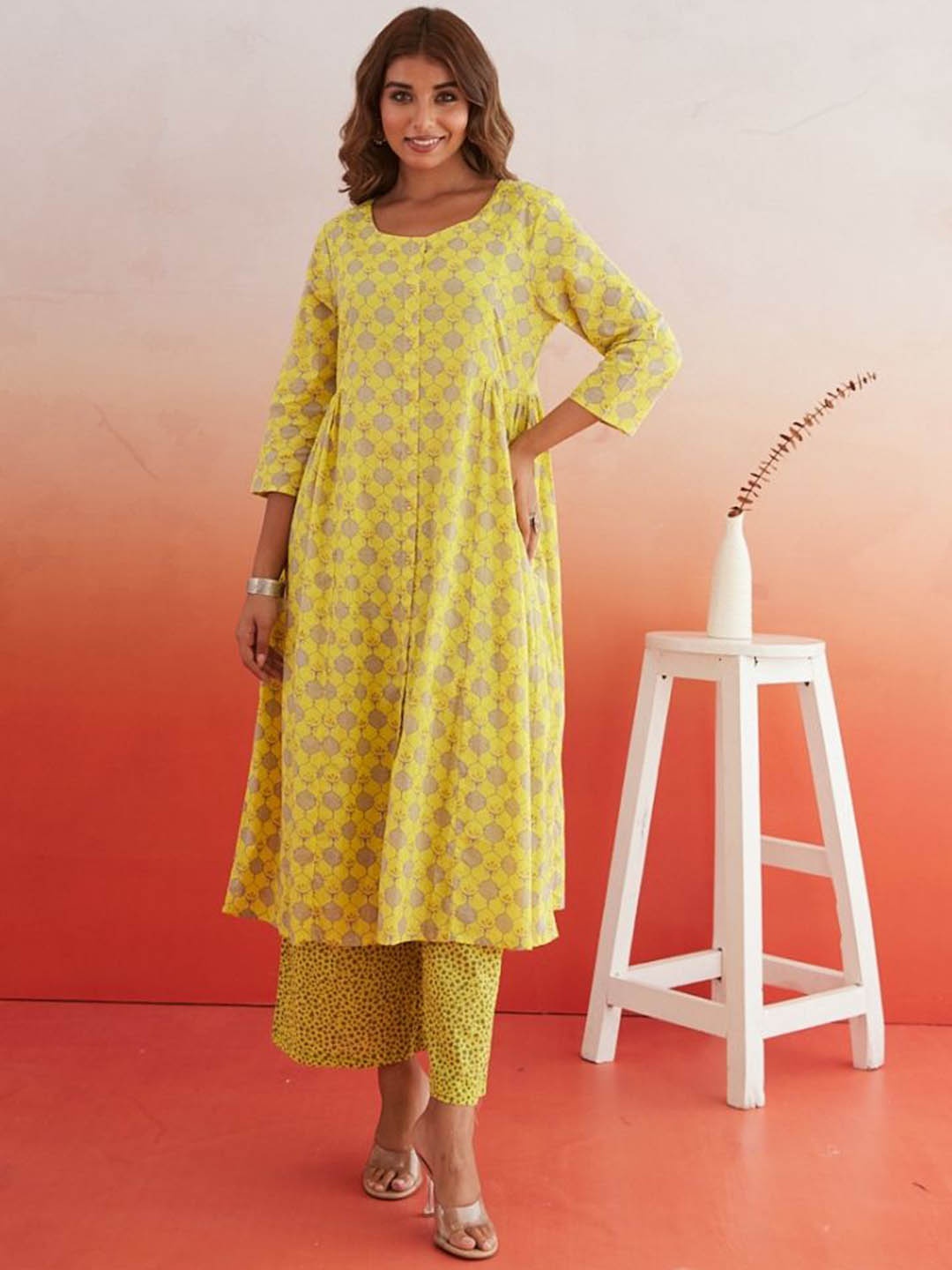 

HERE&NOW Floral Printed Pure Cotton Kurta With Palazzos, Green