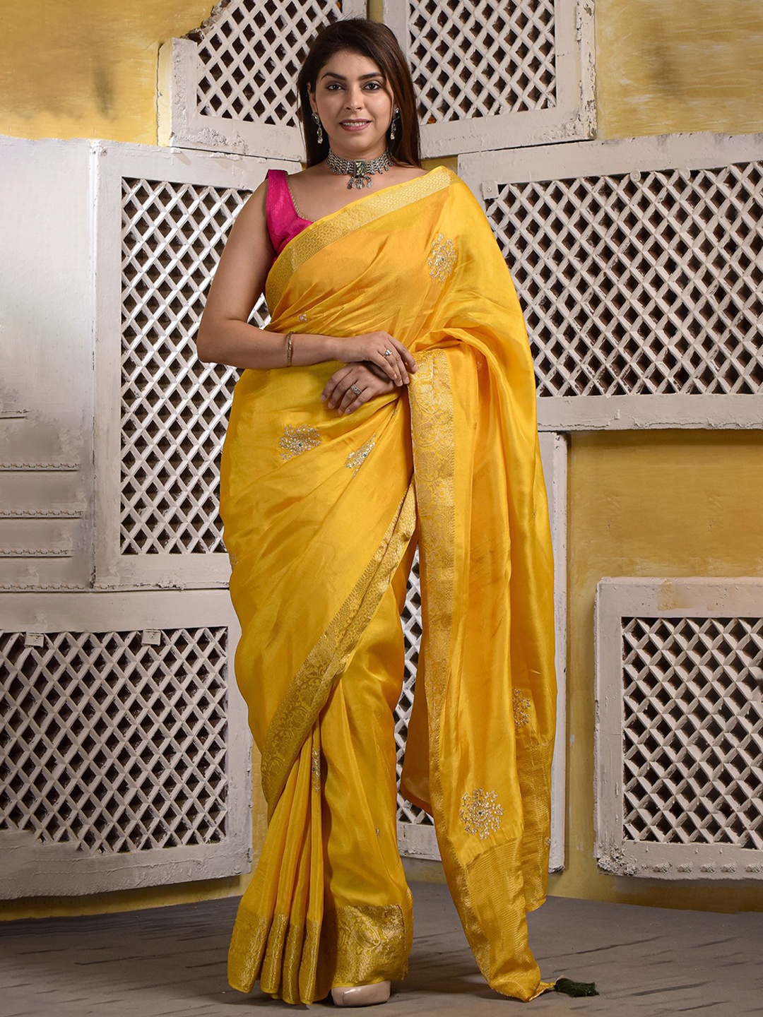 

sutra attire Floral Printed Woven Design Zari Saree, Yellow