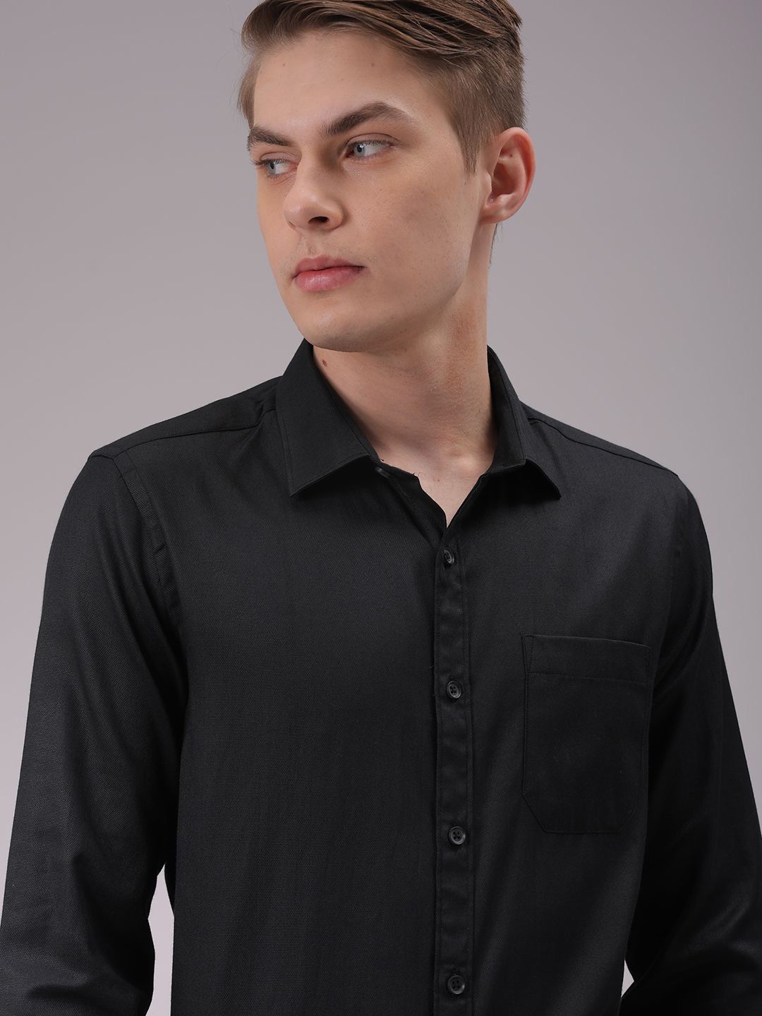 

The Indian Garage Co. X Luxe Men Cutaway Collar Solid Slim Fit Formal Shirt, Black