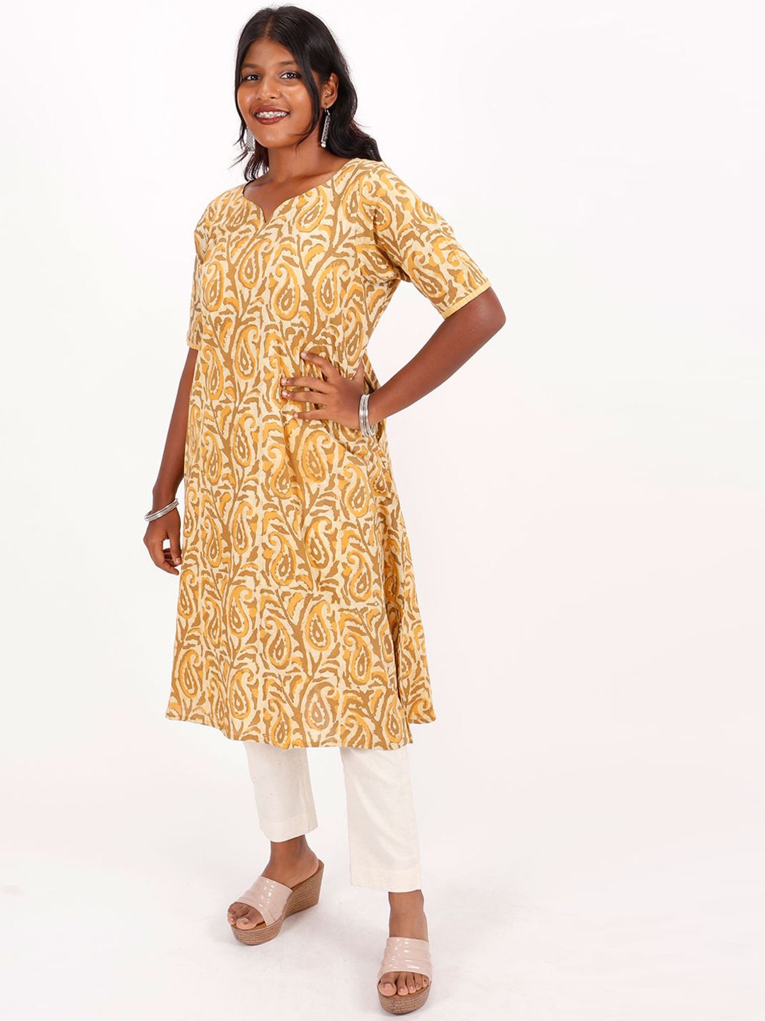 

Avishya Ethnic Motifs Printed Pure Cotton A-Line Kurta, Yellow