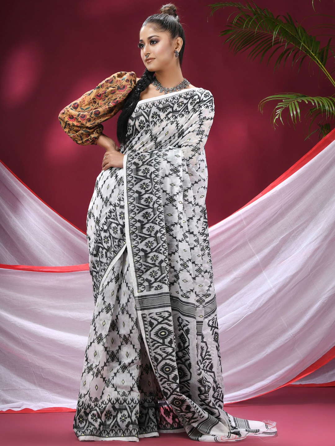 

TANTLOOM Woven Design Jamdani Saree, White