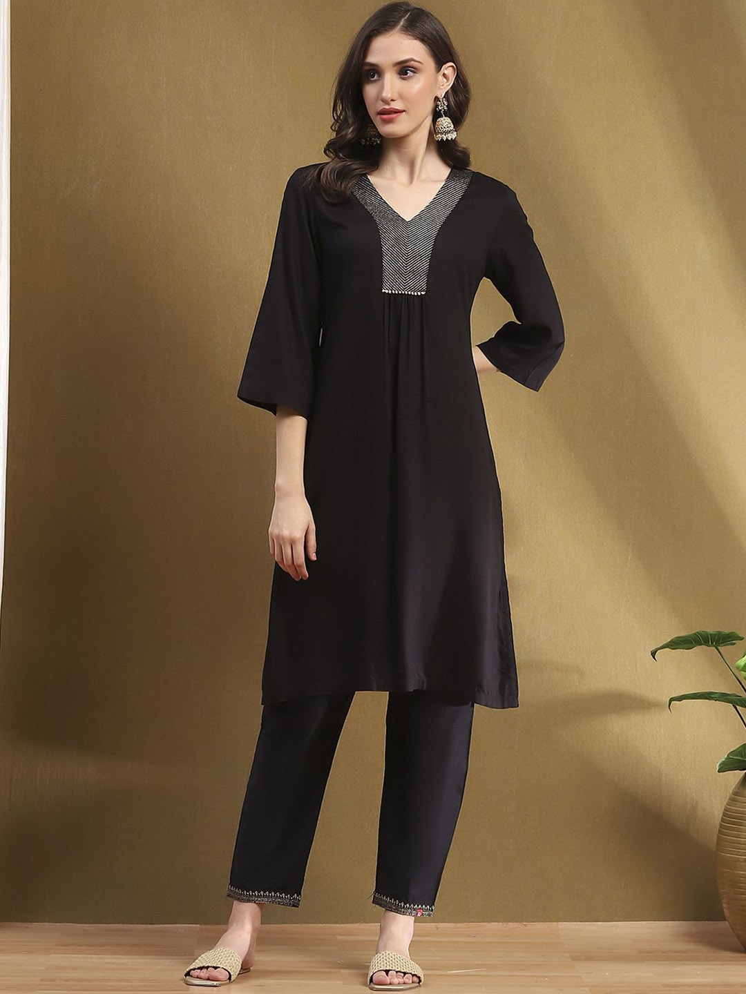 

Biba V-Neck Straight Kurta, Black