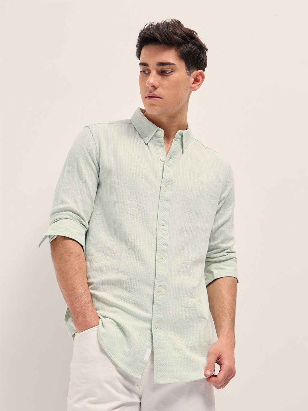 

THE BEAR HOUSE Men Button-Down Collar Solid Cotton Slim Fit Casual Shirt, Green
