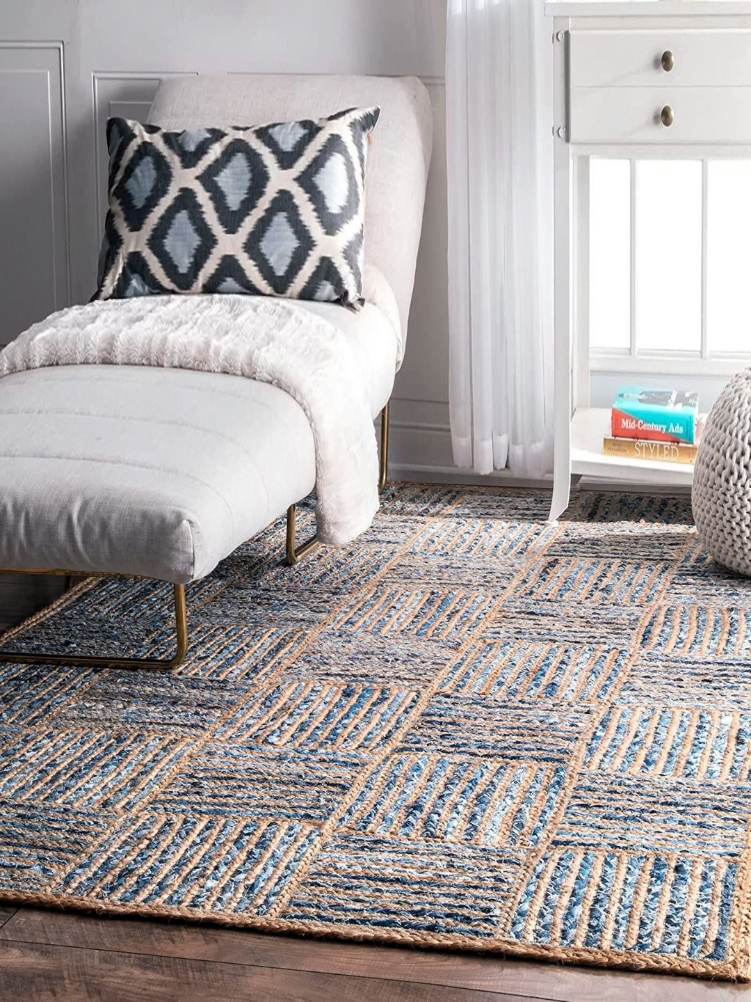 

Banchmark Home Furnishings Beige Traditional Hand-Tufted Woollen Carpet