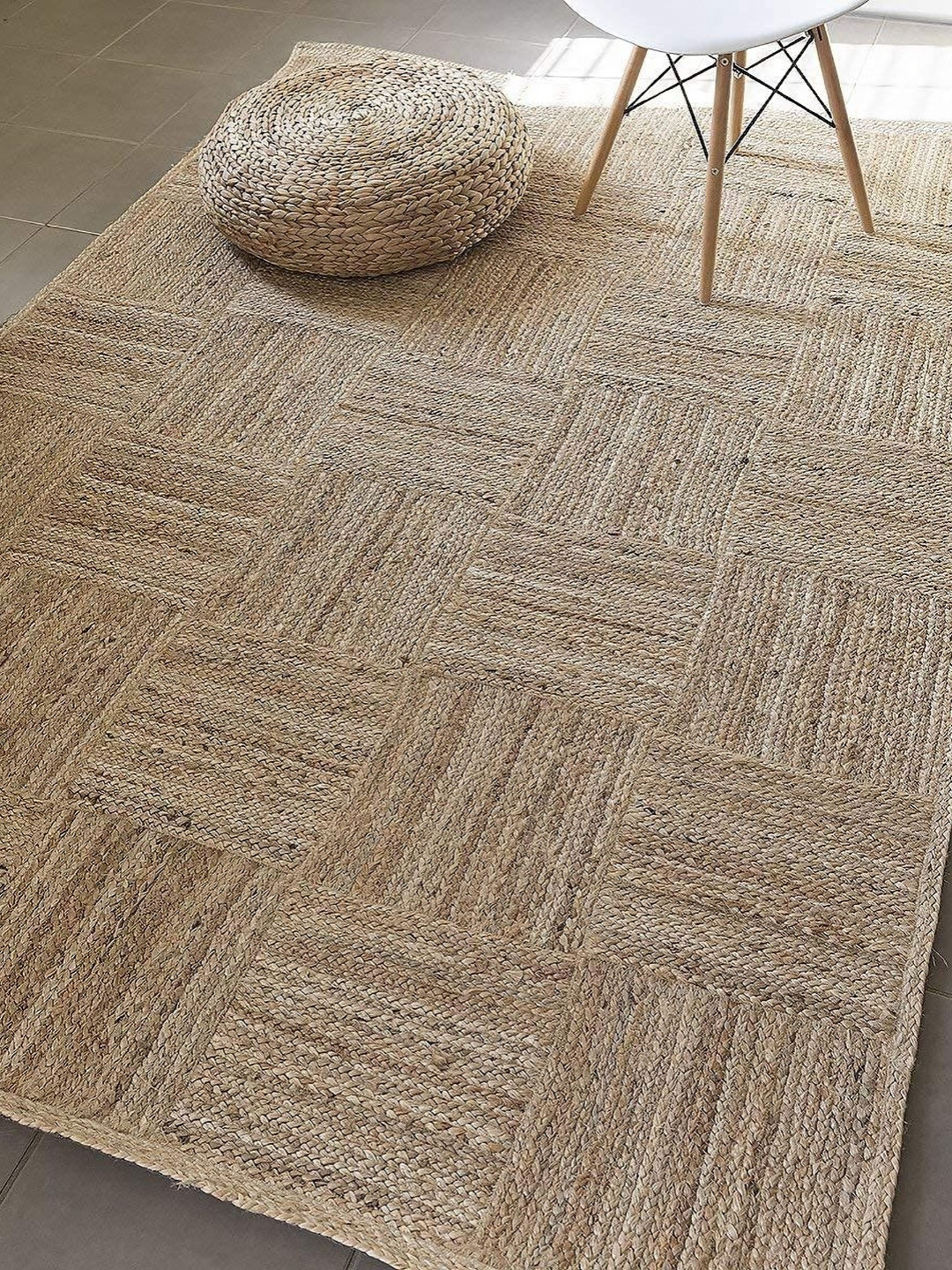 

Banchmark Home Furnishings Beige Traditional Hand-Tufted Woollen Carpet