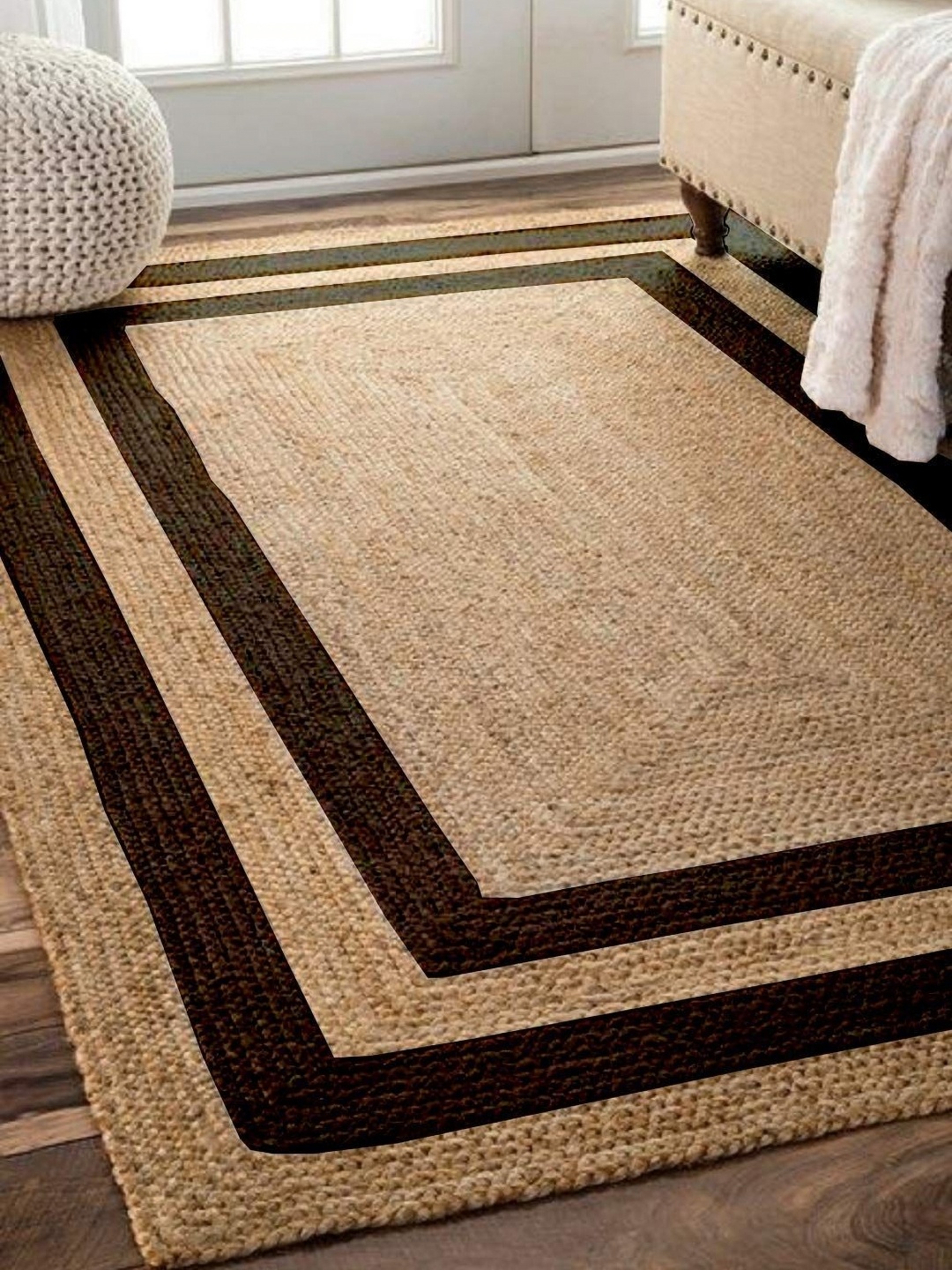 

Banchmark Home Furnishings Beige Traditional Anti-Skid Woollen Carpet