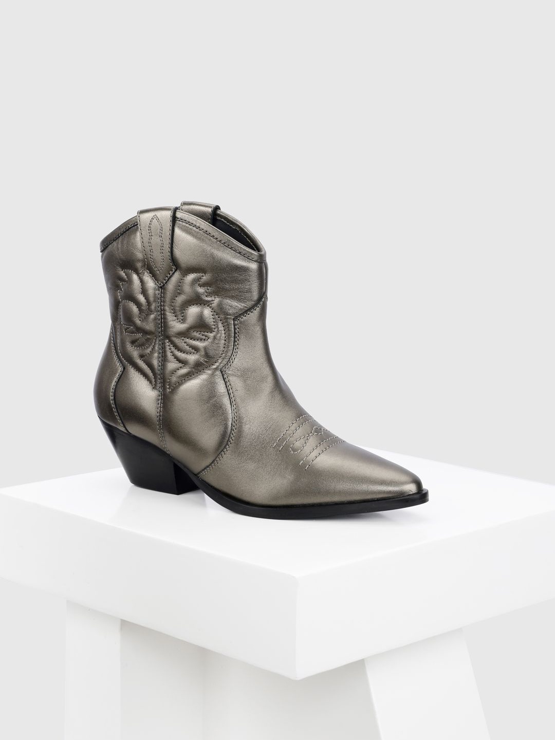 

Oroh Women Cowboy Boots, Grey