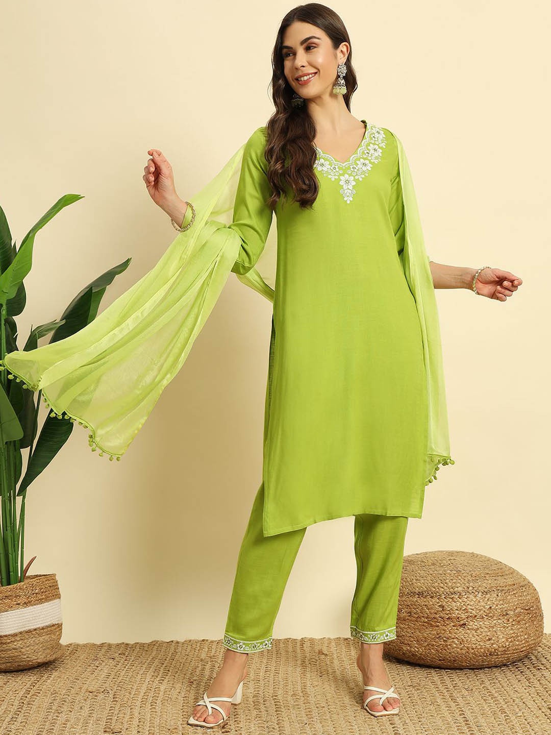 

IkDaiya Straight Mirror Work Kurta with Trousers & Dupatta, Green