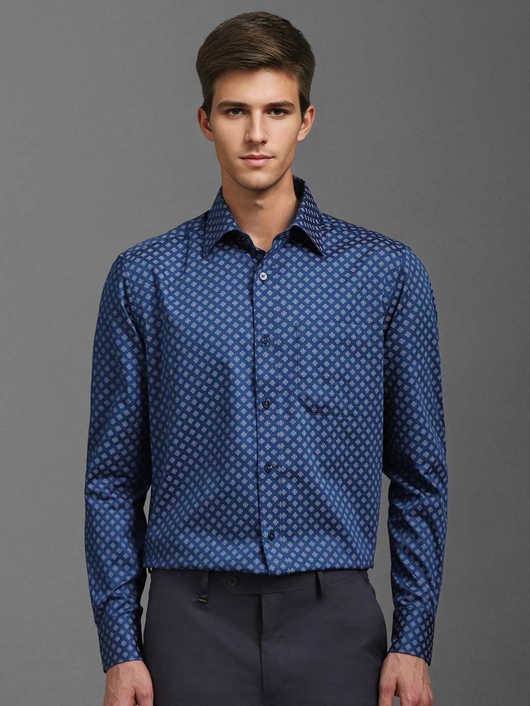 

Louis Philippe Men Classic Spread Collar Geometric Printed Cotton Formal Shirt, Navy blue