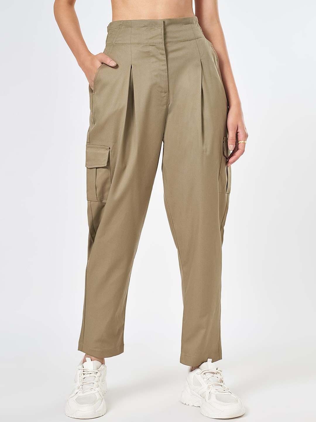 

People Women Tapered Fit Solid Cargos Trousers, Beige