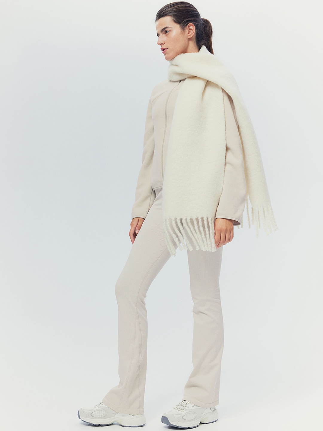 

H&M Women Seamless Flared Sports Leggings In DryMove, Off white
