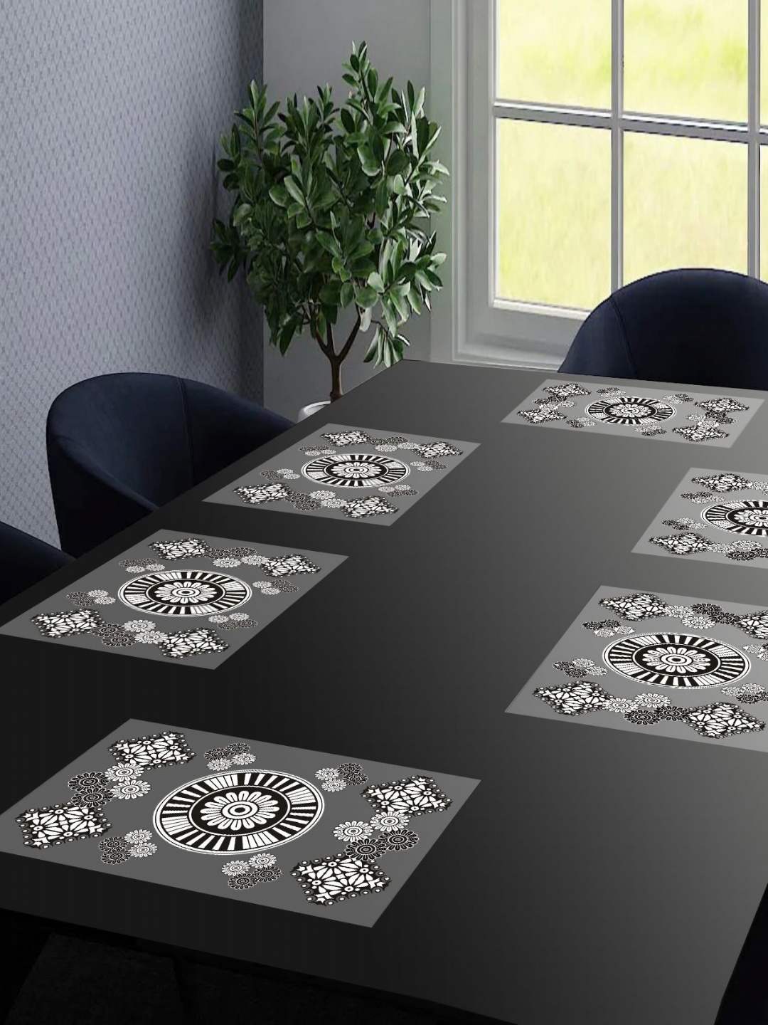 

LooMantha Transparent & Black 6 Pieces Printed Rectangular Table Placemats