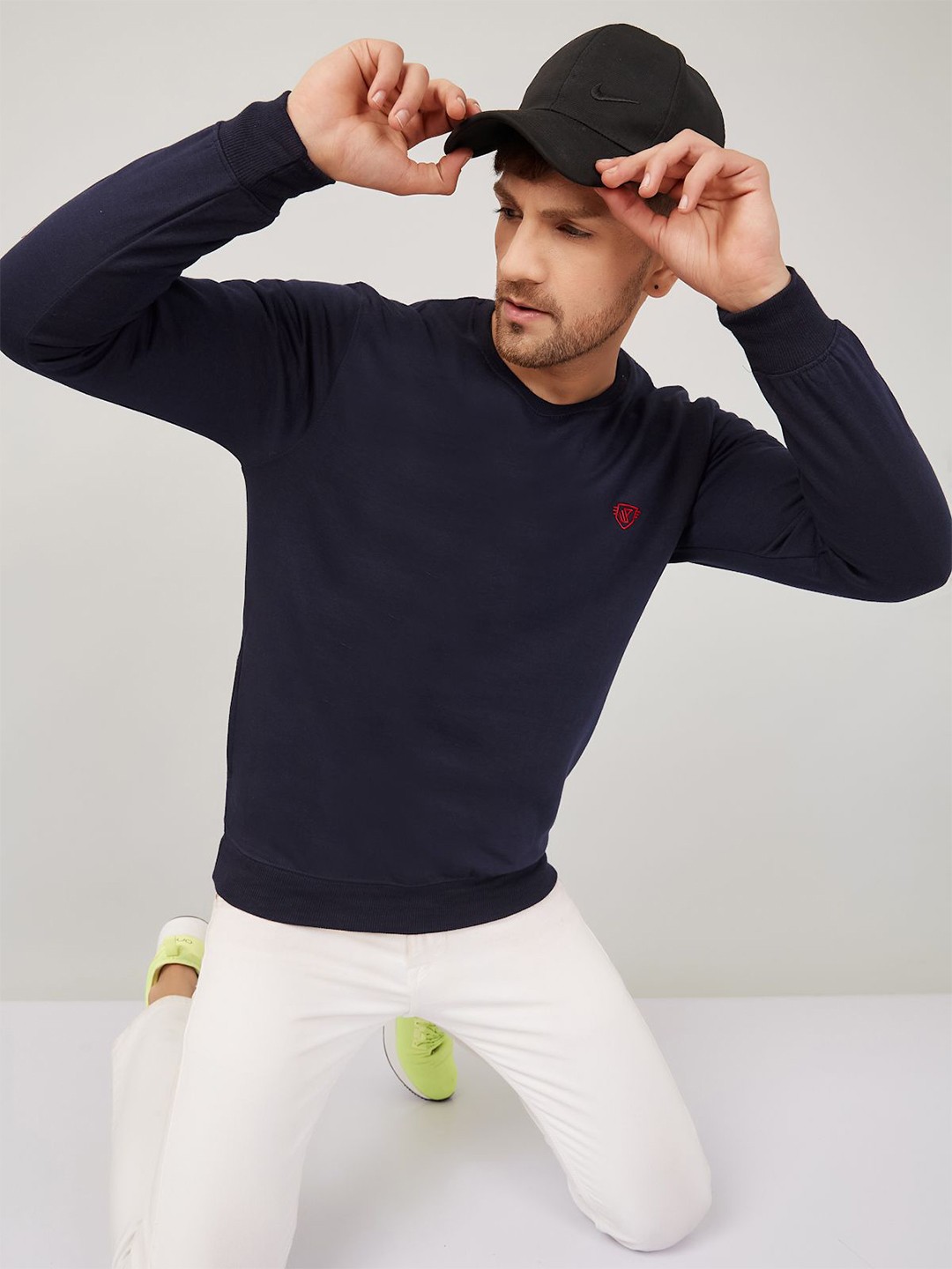 

WE PERFECT Men Long Sleeves Round Neck Sweatshirt, Navy blue