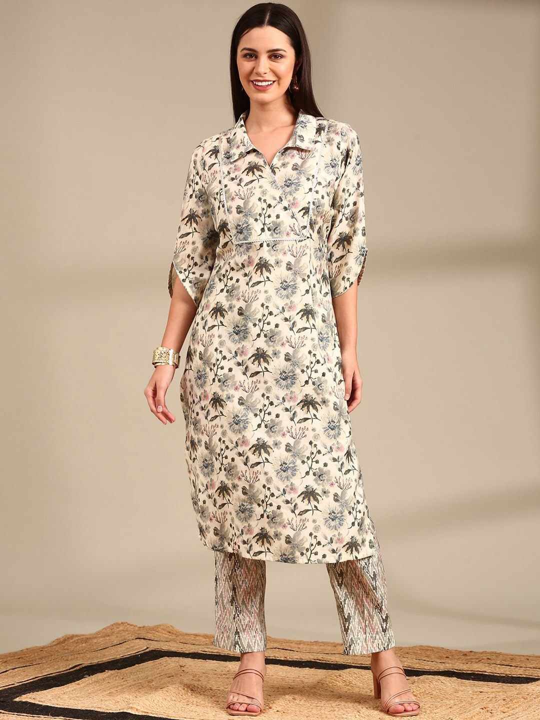 

Anouk Off White Floral Printed Shirt Collar Straiight Kurta with Trousers