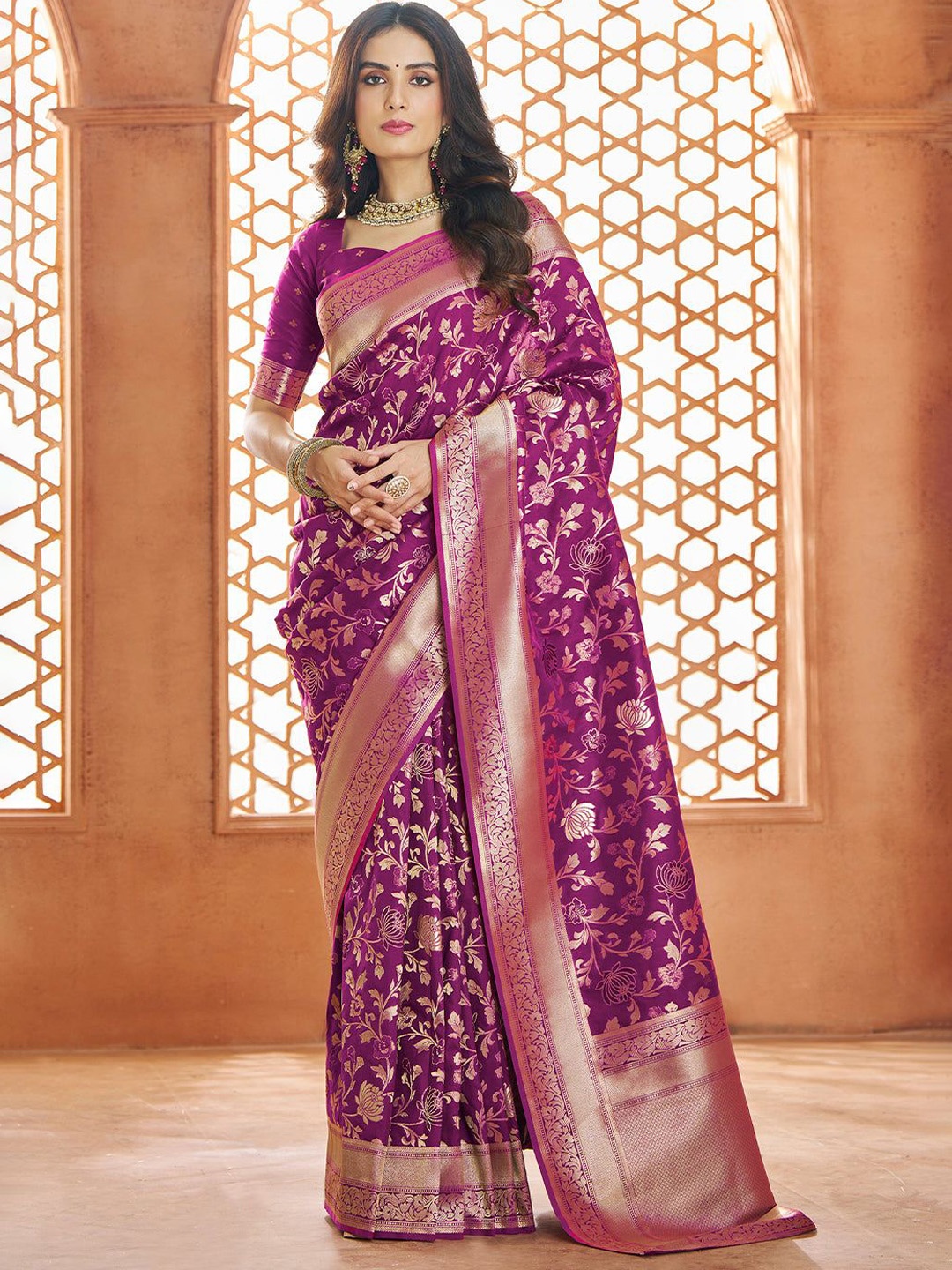 

MySilkLove Woven Design Zari Banarasi Saree, Purple
