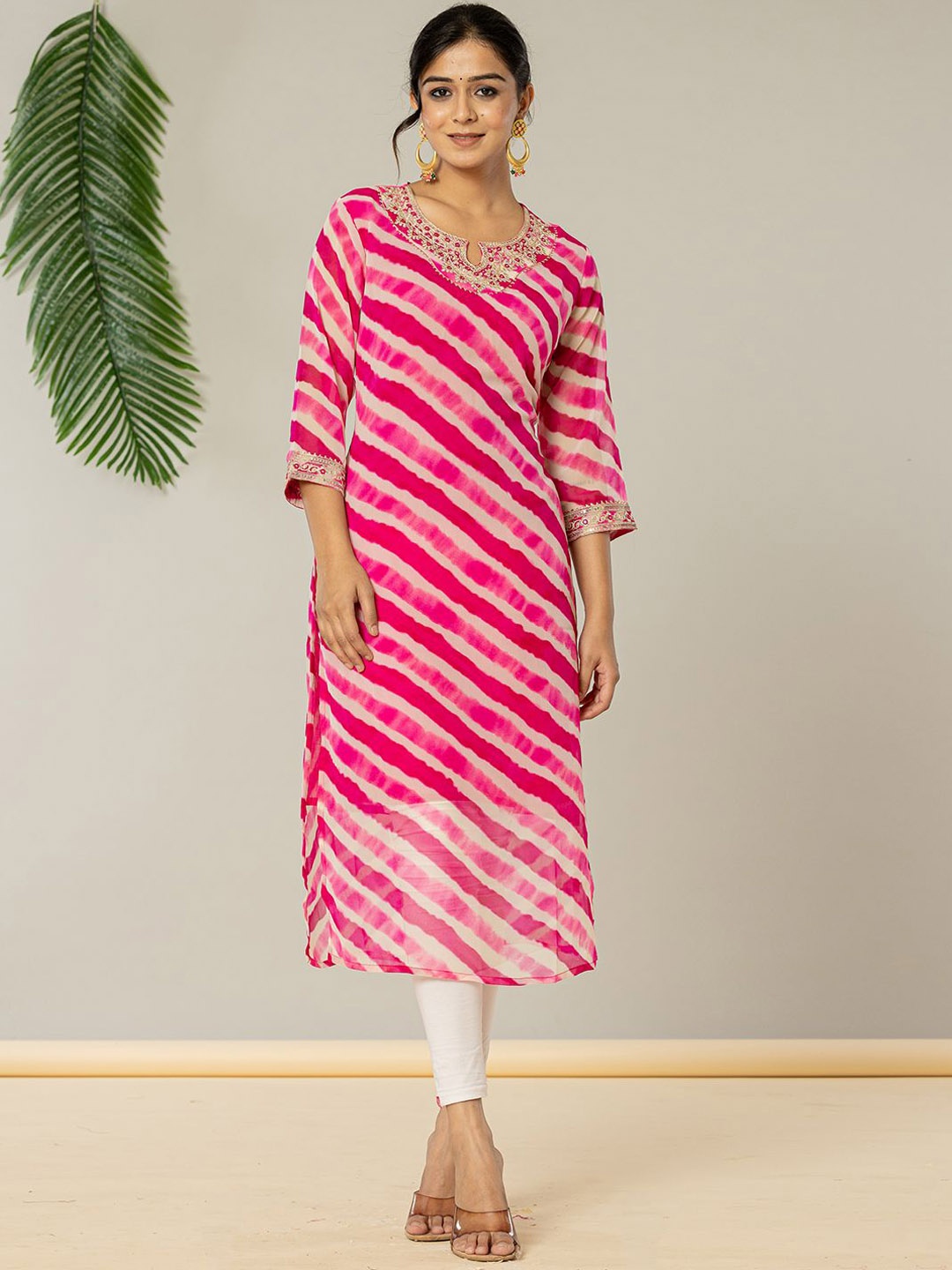 

Yufta Leheriya Dyed Round Neck Three-Quarter Sleeves Thread Work Georgette Kurta, Pink