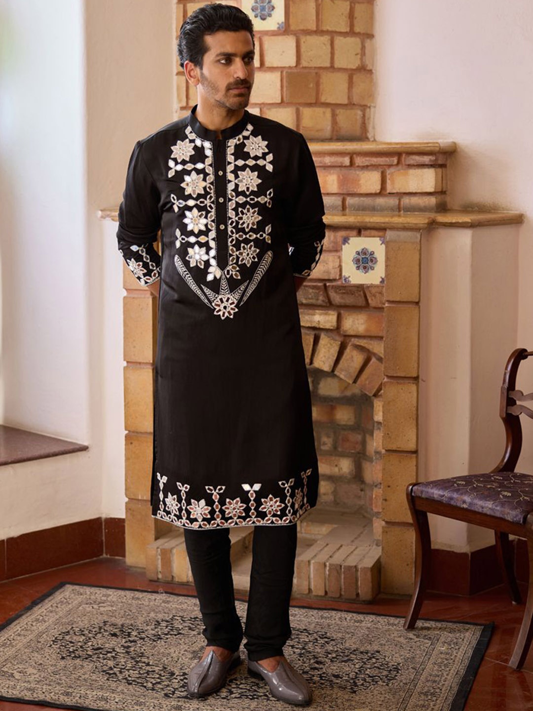 

Ankit V Kapoor Juna Mahal Embroidered Regular Thread Work Straight Kurta with Churidar, Black