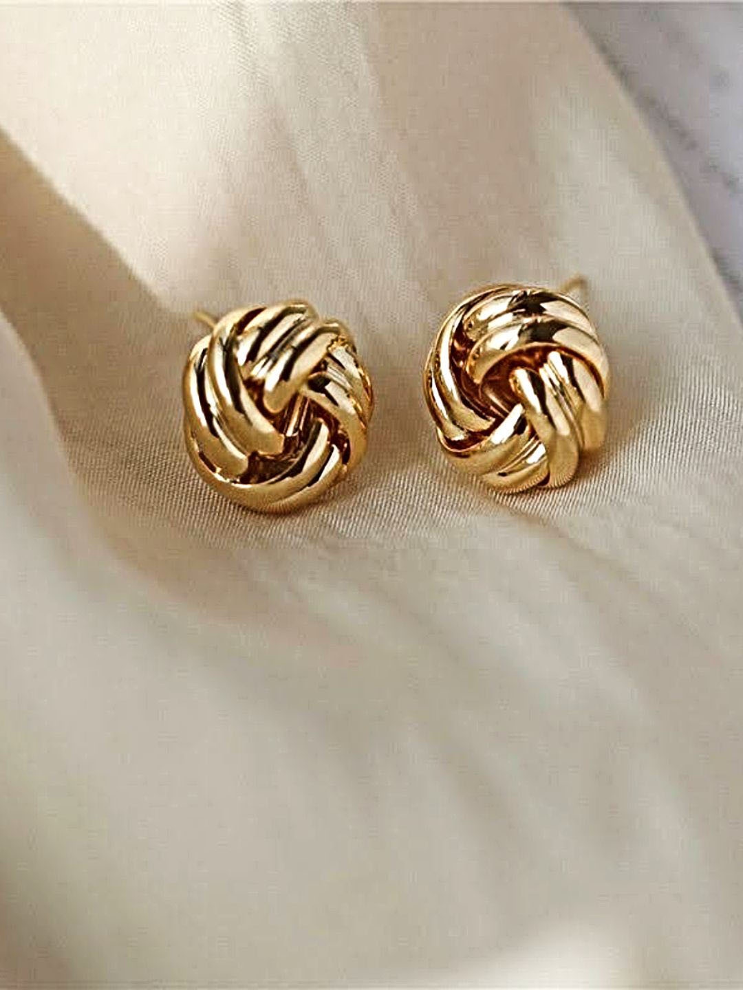 

Proplady Star Shaped Studs Earrings, Gold