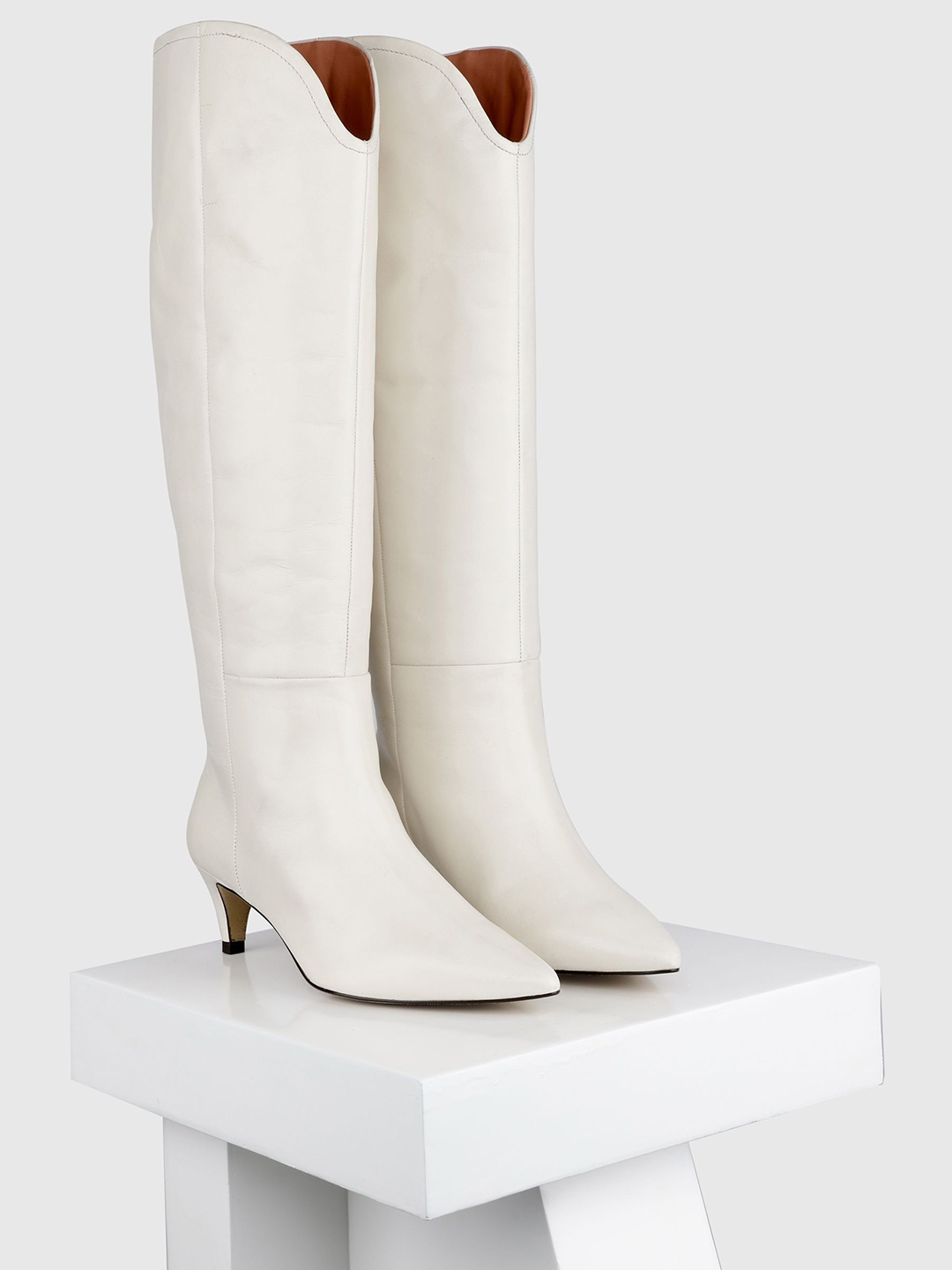 

Oroh Reinosa Women Kitten Heeled Slouchy Boots, White