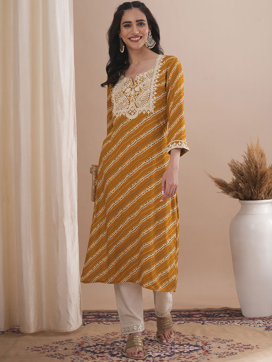 

FASHOR Ethnic Motifs Printed Straight Kurta, Mustard