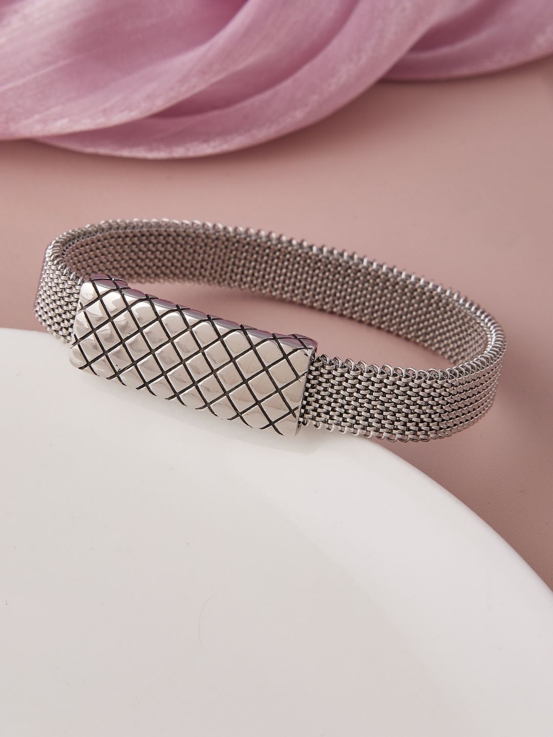 

PYLON Men Stainless Steel Gridlock Elasticated Bracelet, Silver