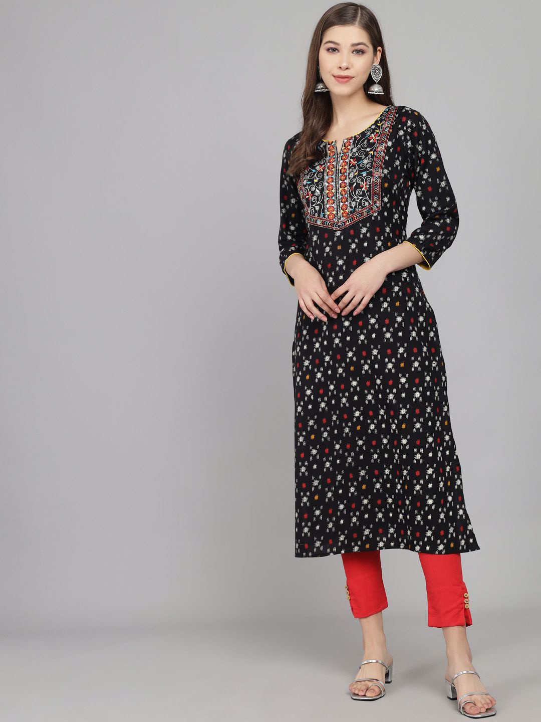 

Anouk Black & White Abstract Printed Notch Neck Thread Work Liva Straight Kurta