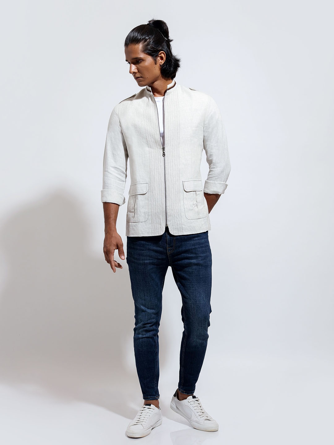 

VIVEK KARUNAKARAN Men Mandarin Collar Solid Linen Casual Tailored Jacket, White