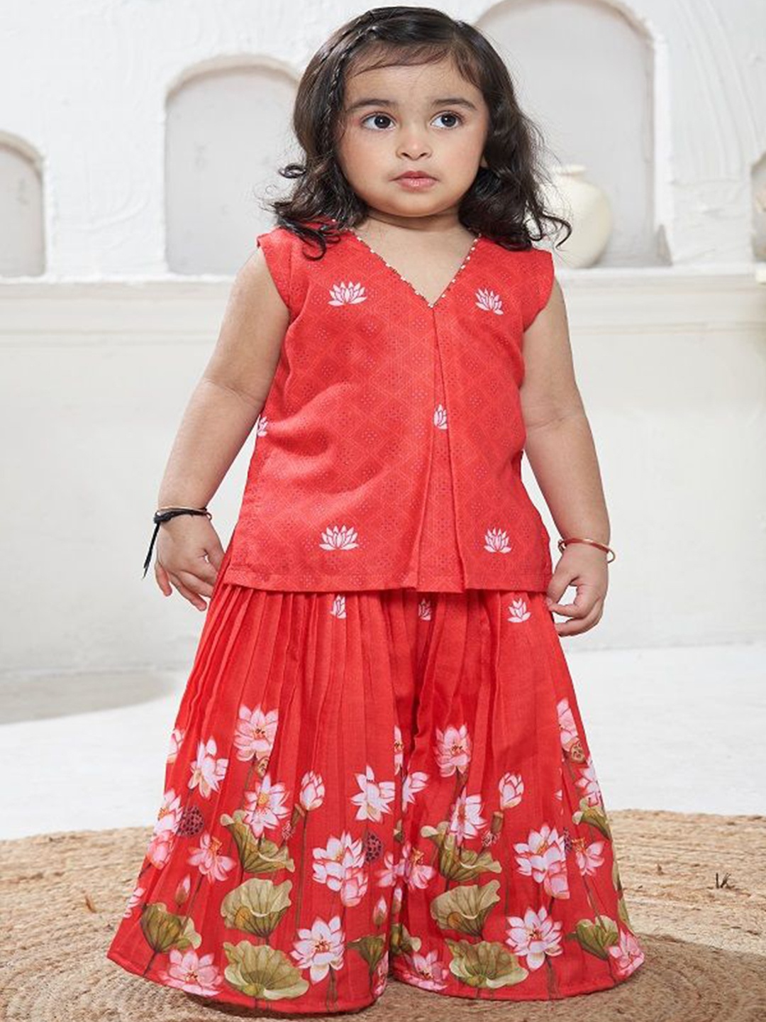 

Vivedkids Girls Floral Printed V-Neck Straight Pure Cotton Kurti With Sharara, Red