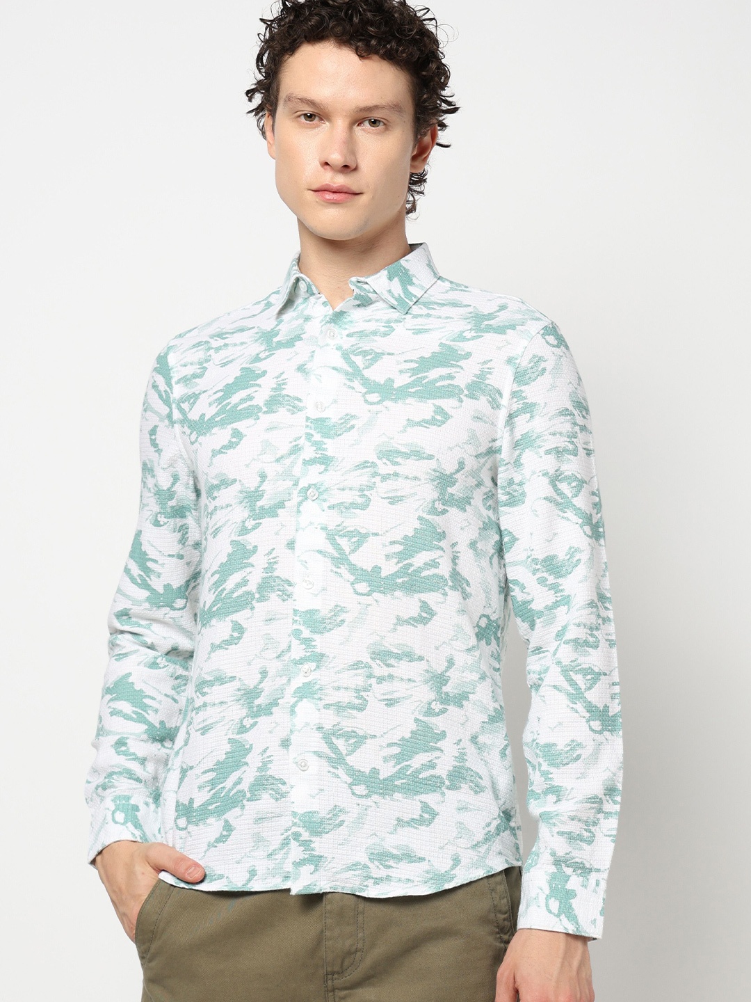 

Blue Buddha Men Comfort Spread Collar Abstract Printed Cotton Tailored Fit Casual Shirt, Green