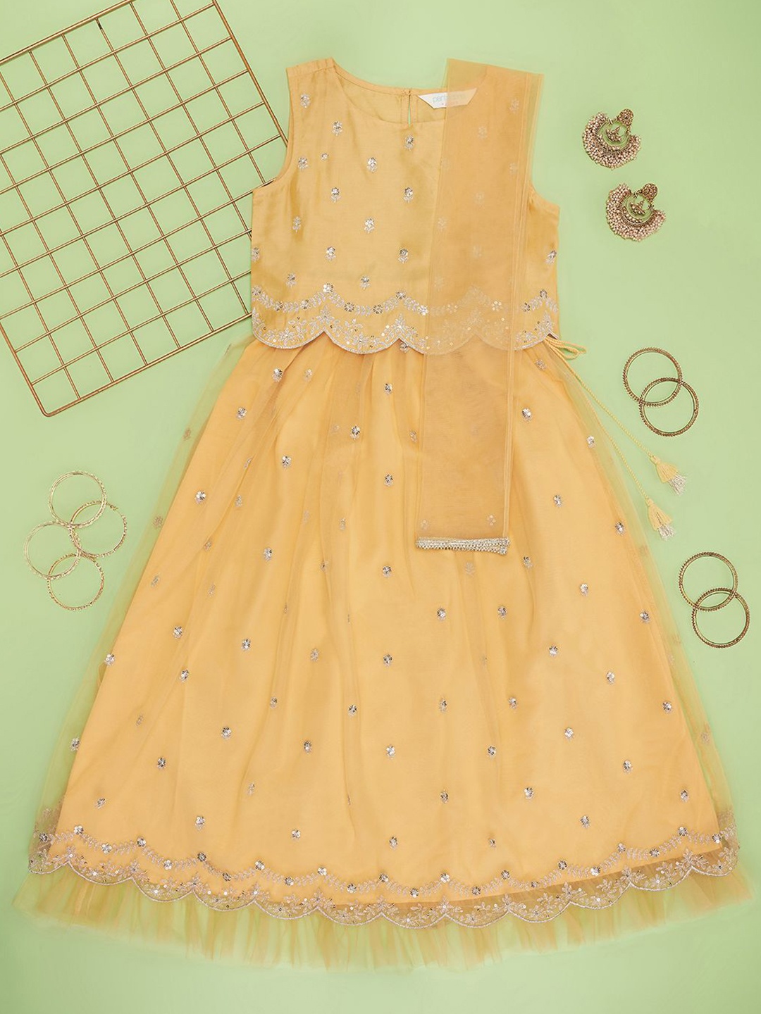 

AKKRITI BY PANTALOONS Girls Sequinned Ready to Wear Lehenga & Blouse With Dupatta, Yellow