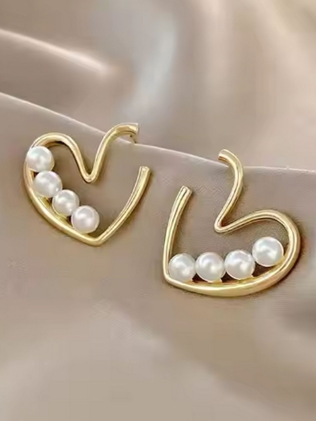 

ISHKAARA Gold-Plated Heart Shaped Hoop Earrings