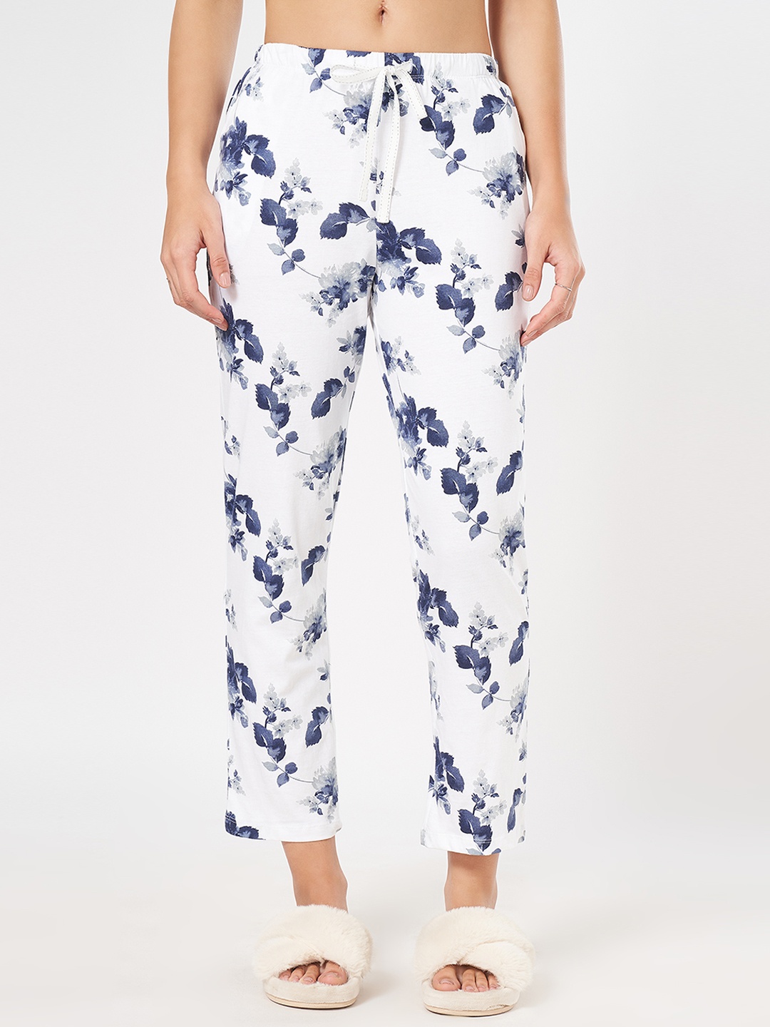 

Dreamz by Pantaloons Women Printed Cotton Lounge Pants, White