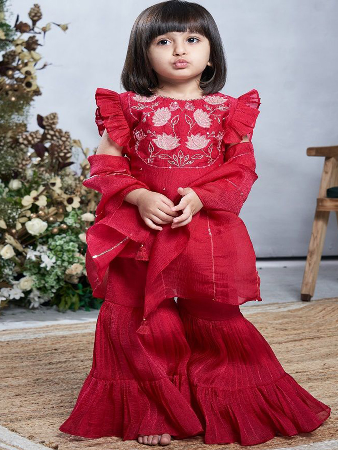 

Vivedkids Girls Floral Embroidered Regular Kurta with Sharara & With Dupatta, Pink
