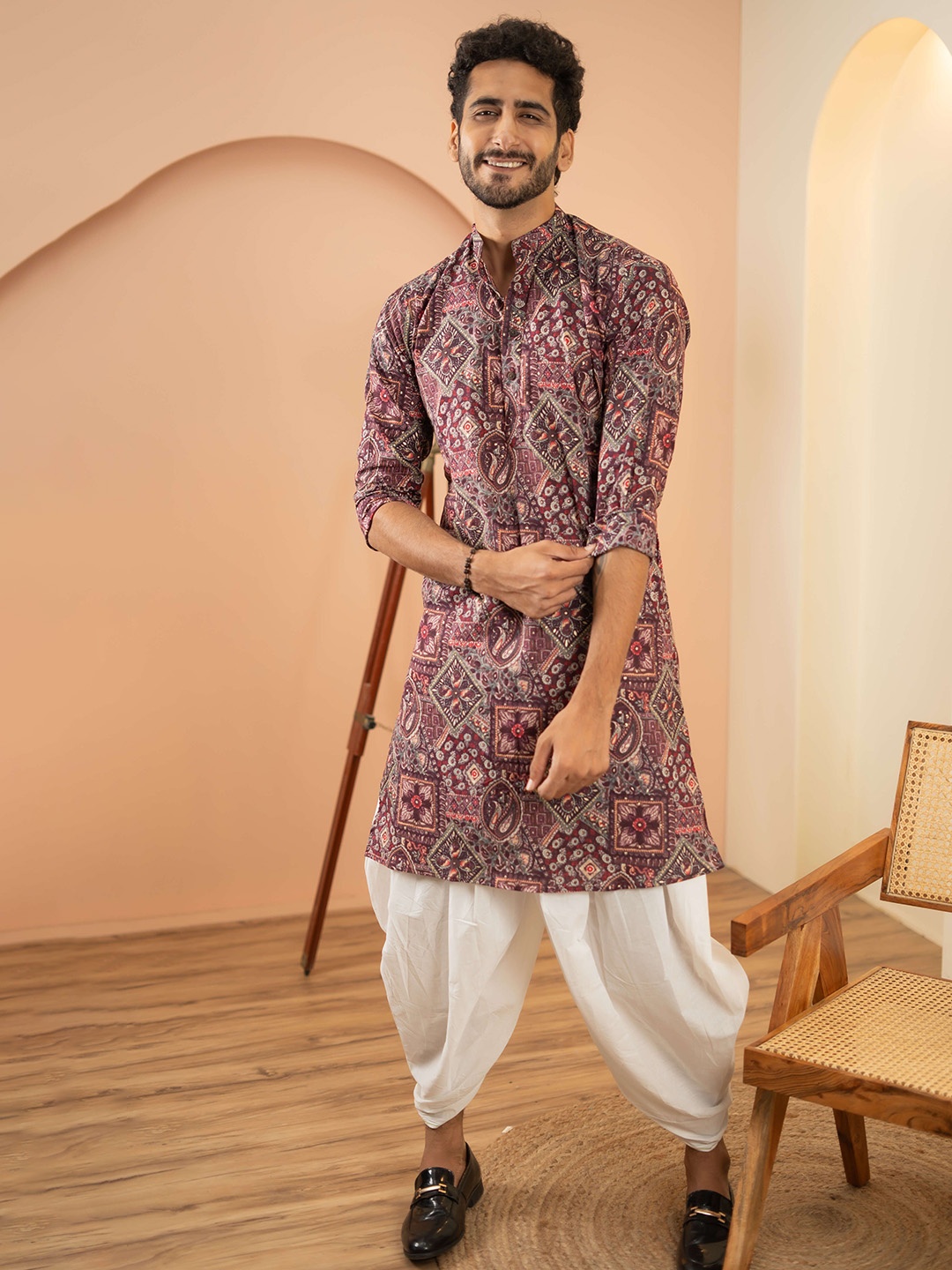 

Shasak Ethnic Motifs Foil Printed Mandarin Collar Straight Cotton Kurta, Purple