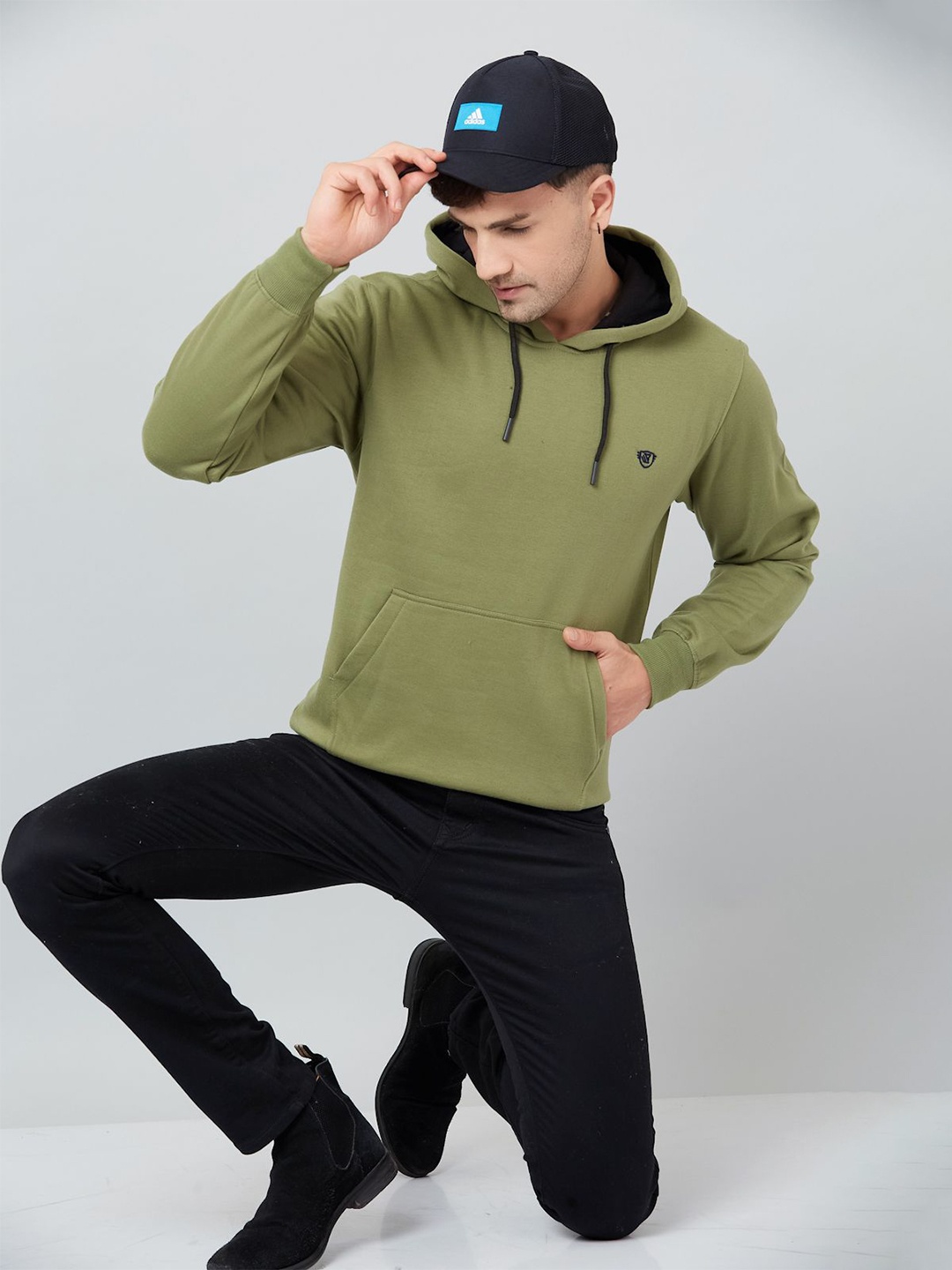 

WE PERFECT Men Hooded Sweatshirt, Olive