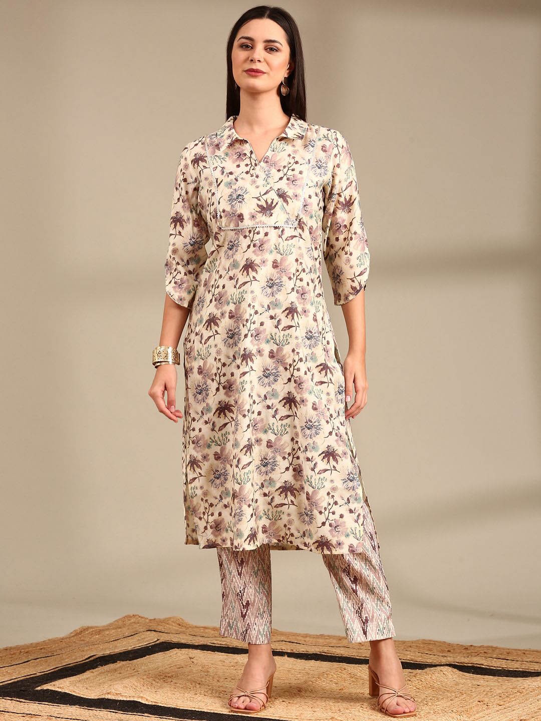 

Anouk Floral Printed Regular Straight Kurta with Trousers, Off white