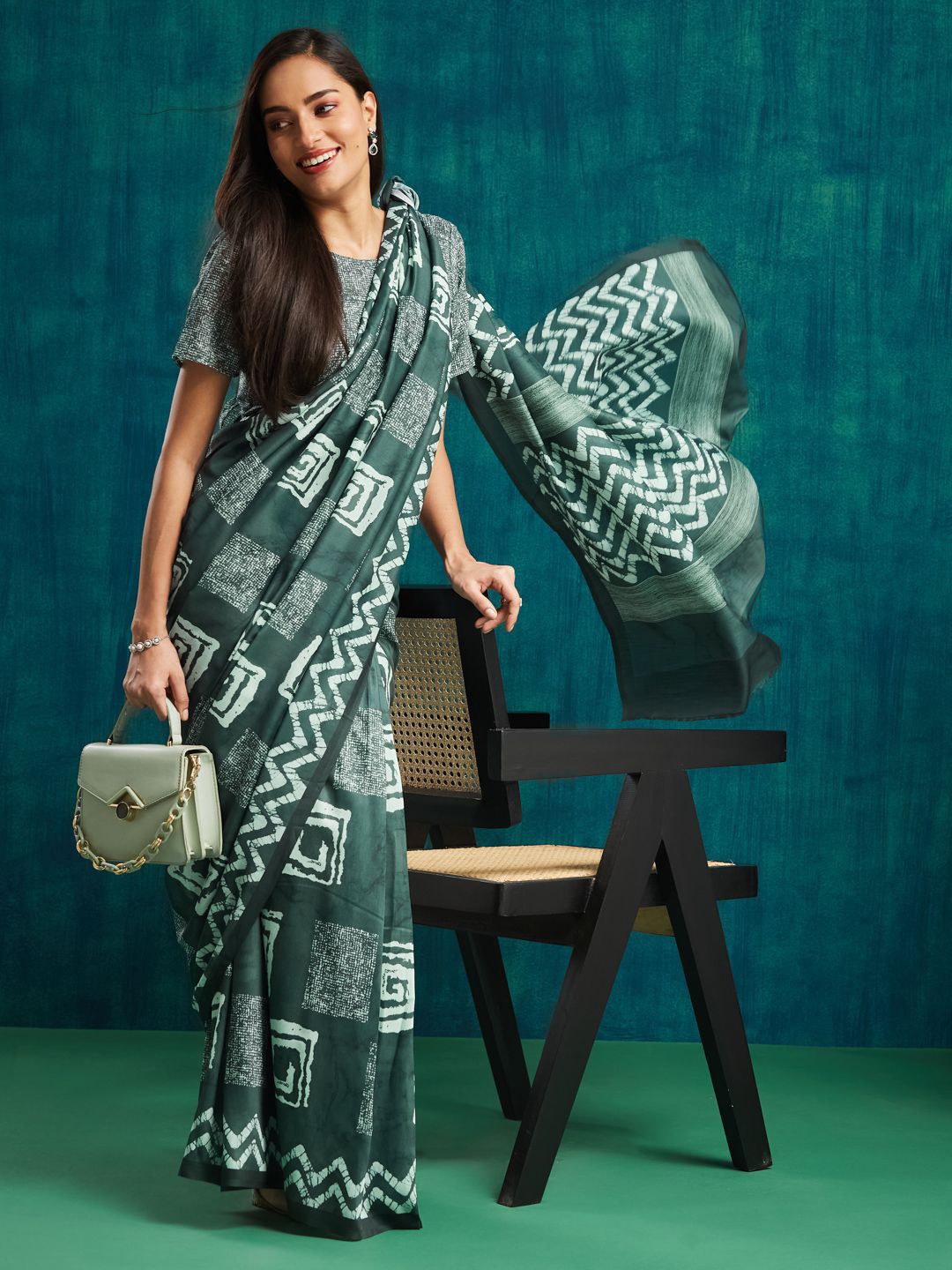 

RACHNA Checked Ready to Wear Saree, Olive