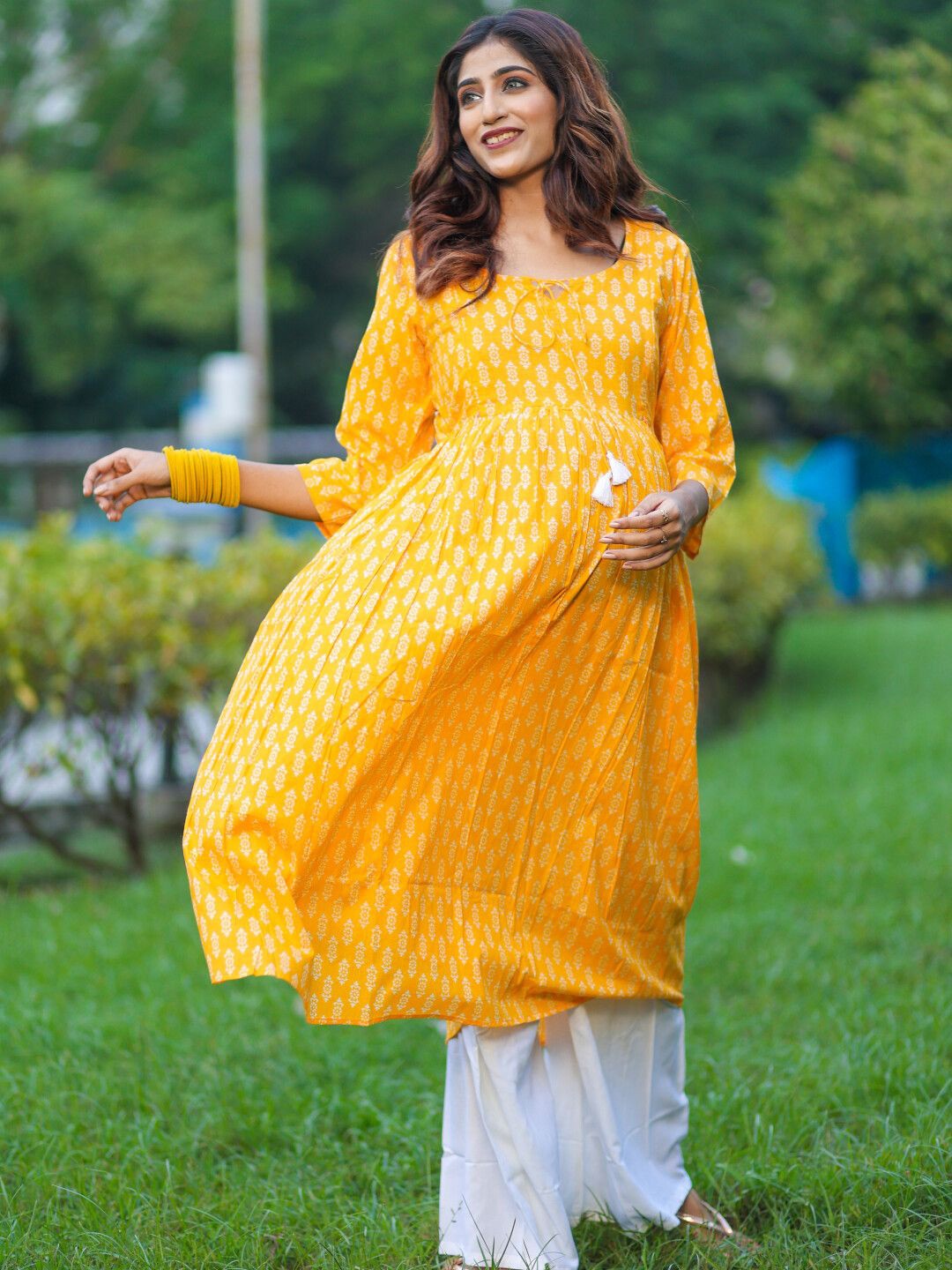 

Aujjessa Ethnic Motifs Printed Pure Cotton Maternity Anarkali Kurta, Yellow