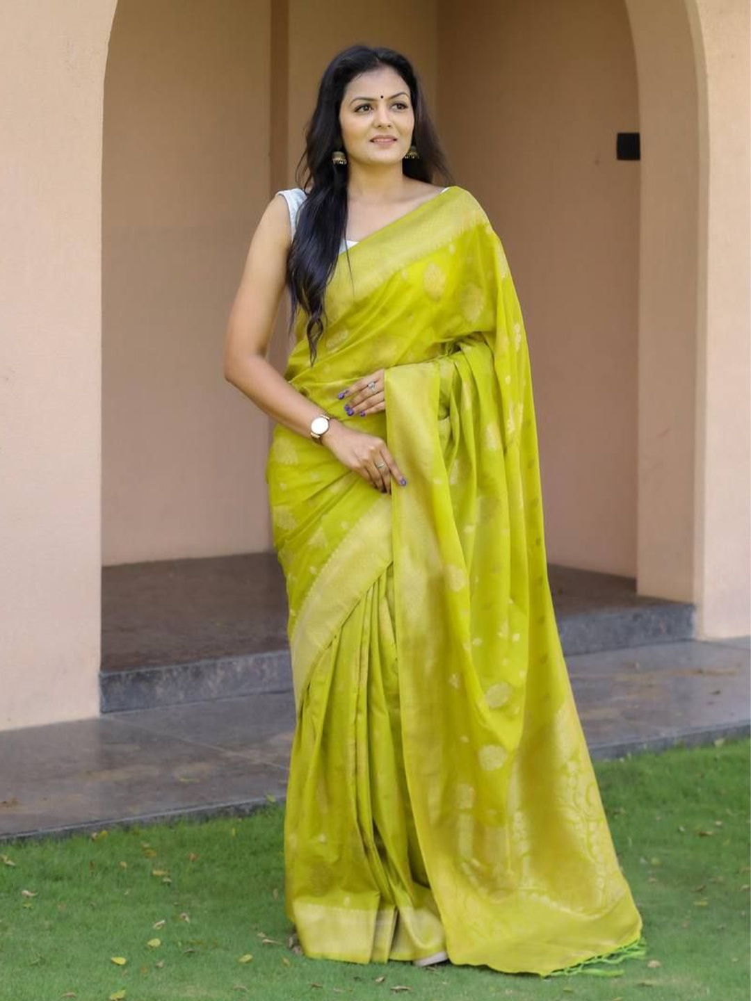 

MAHALASA Woven Design Ethnic Motifs Pure Silk Kanjeevaram Saree, Green