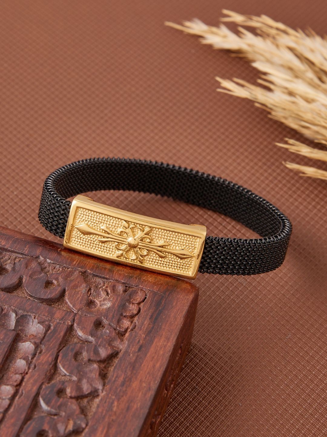 

PYLON Men Gold-Plated Stainless Steel Link Bracelet, Black
