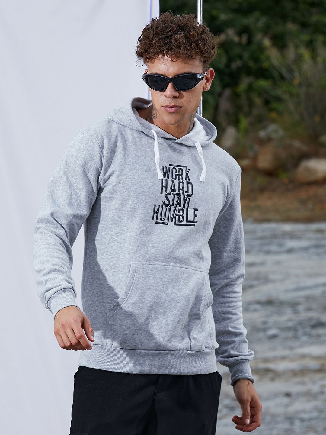 

Campus Sutra Men Printed Hooded Cotton Sweatshirt, Grey