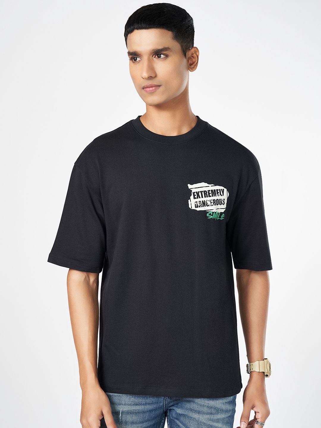 

SF JEANS by Pantaloons Men Typography Printed Round Neck Cotton Relaxed Fit T-shirt, Black