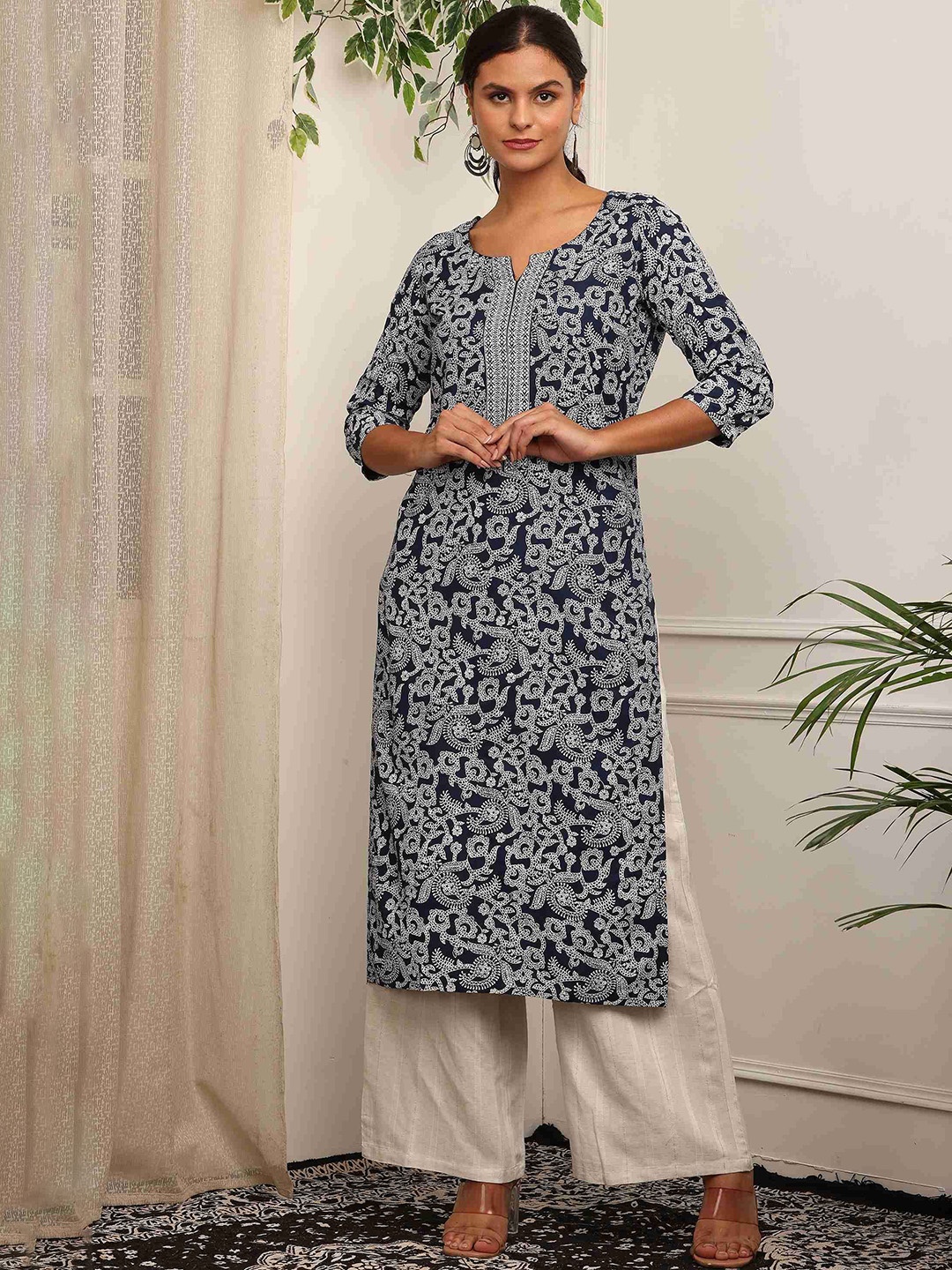 

Bhuja Floral Printed Straight Kurta With Palazzo, Blue