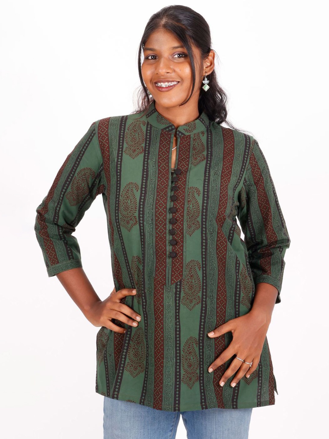 

Avishya Women Paisley Printed Pure Cotton Handloom Kurti, Green