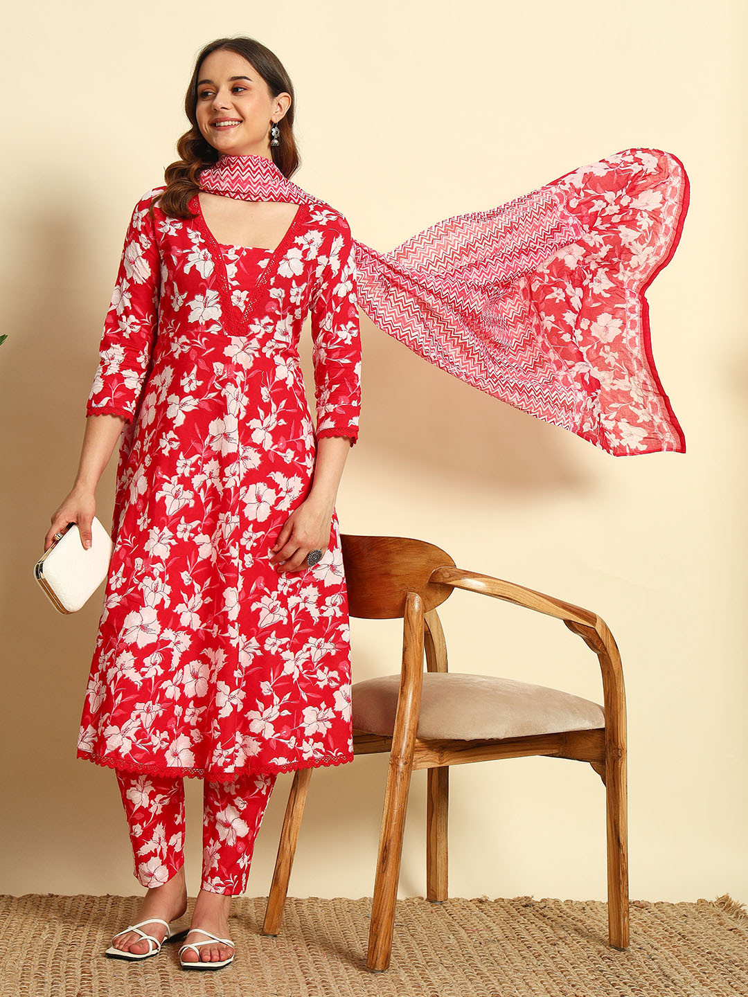 

IkDaiya Floral Printed Square Neck Pure Cotton A-Line Kurta with Trouser & Dupatta, Red